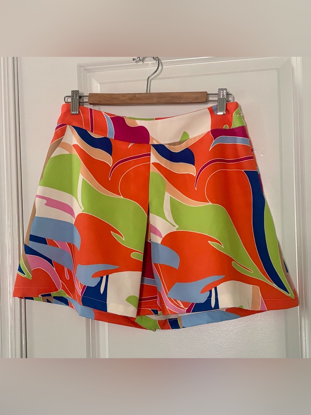 NWOT Pleated Shorts high waist Large